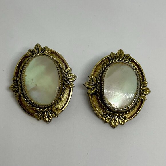 Vintage Whiting & Davis Gold Tone and Mother of Pearl Clip-on Earrings Gift - Picture 2 of 14
